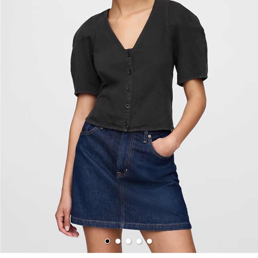 NWT Gap Women's Black V-Neck Denim Blouse - Picture 4 of 8